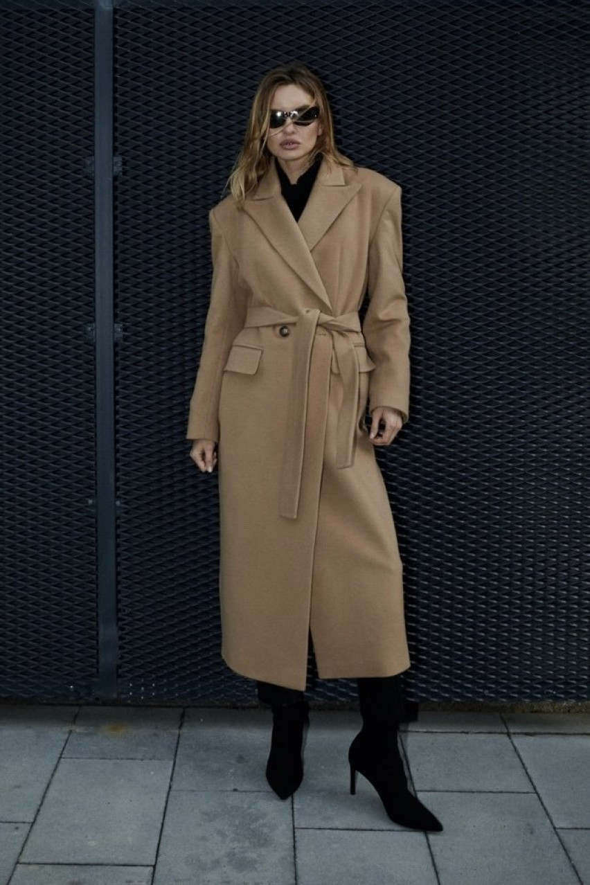 Бежевое двубортное пальто LUKAVA