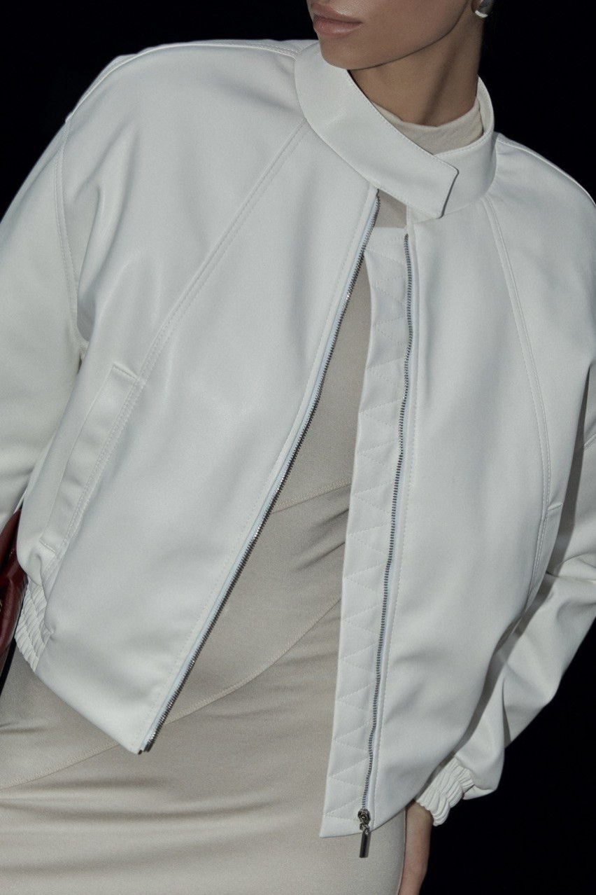 Молочный бомбер из экокожи LUKAVA