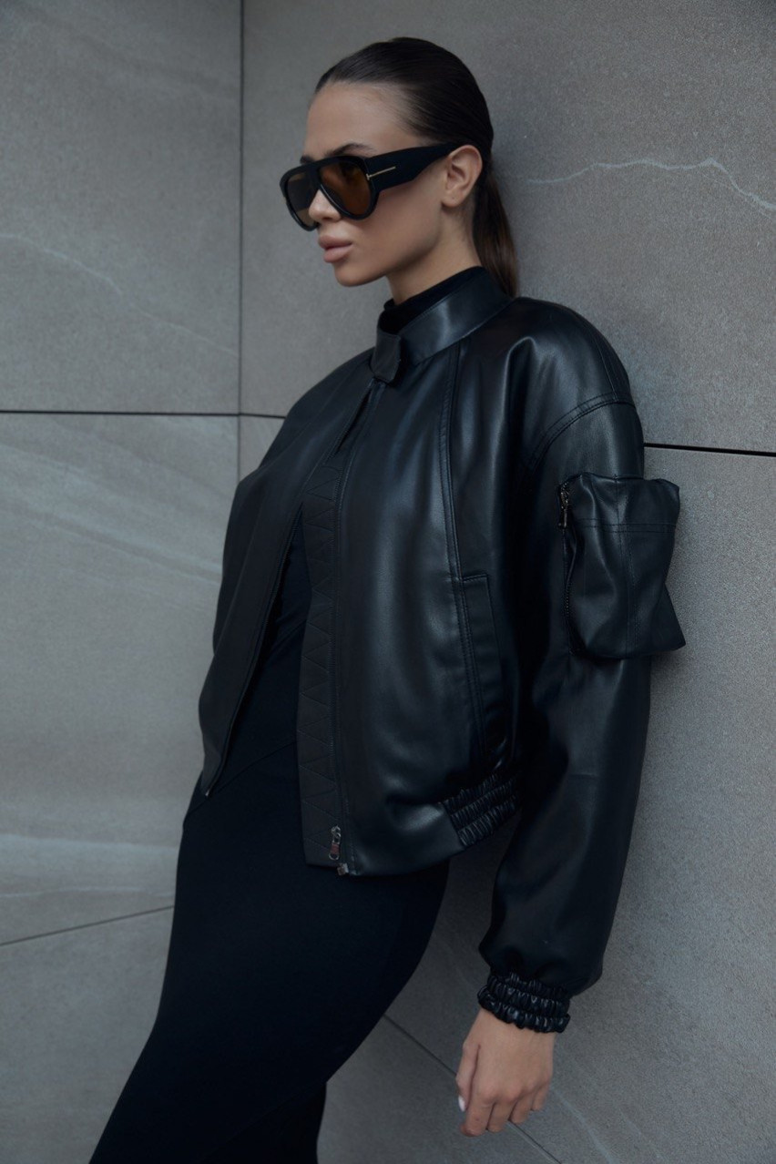 Черный бомбер из экокожи LUKAVA