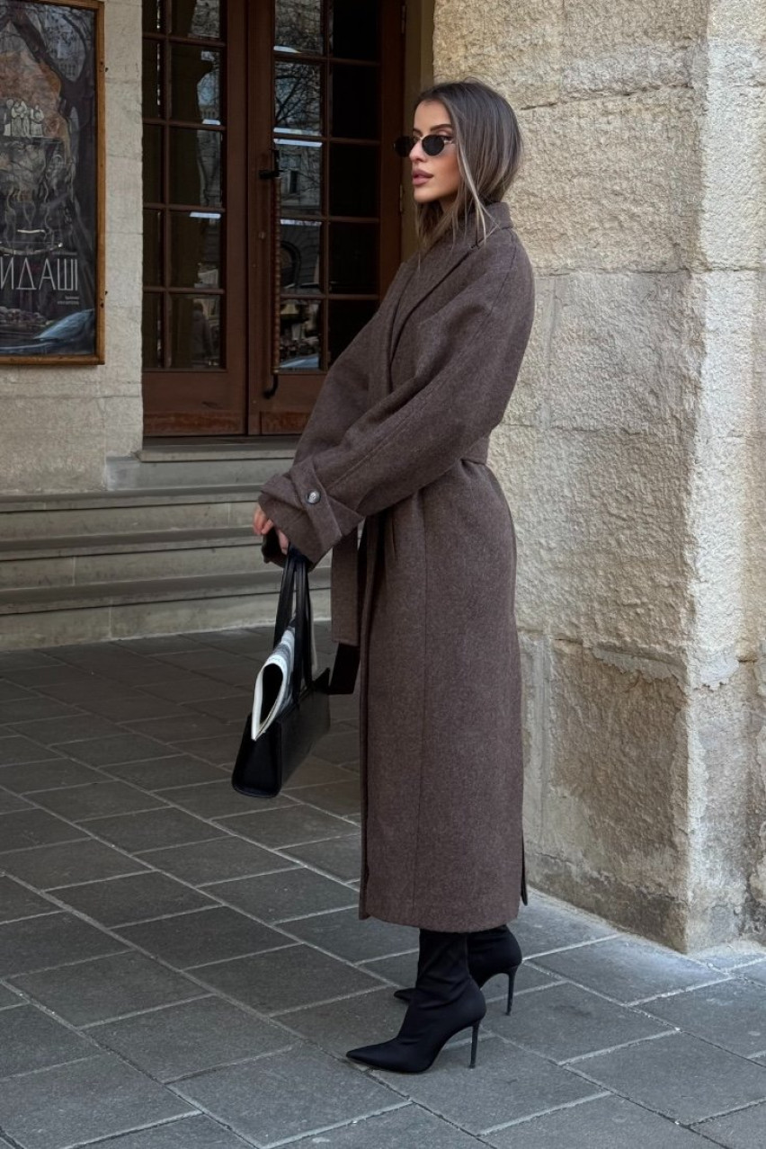 Шоколадное двубортное пальто LUKAVA