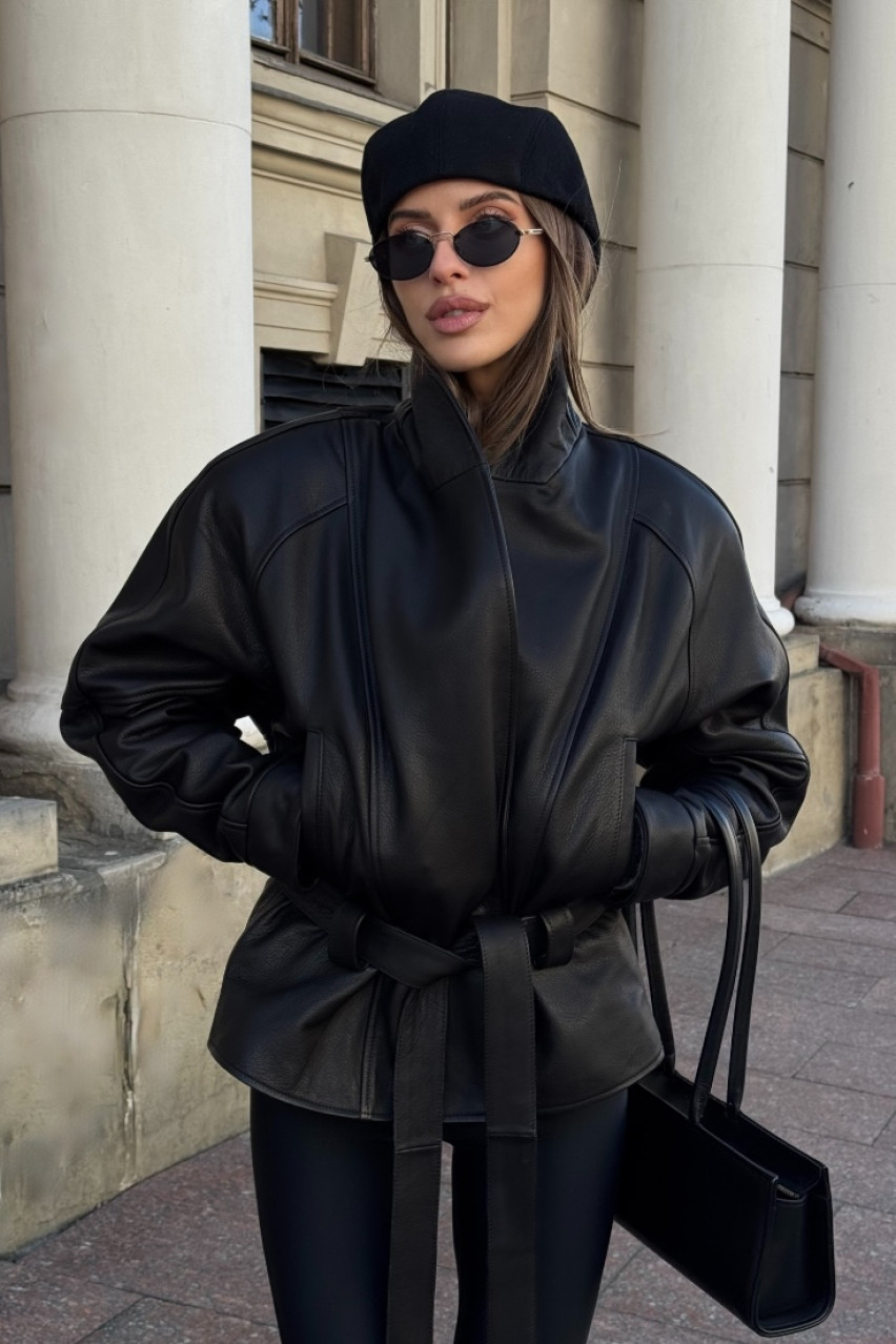 Черная кожаная куртка с поясом LUKAVA