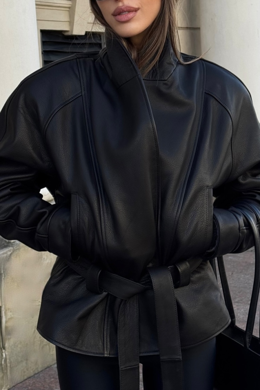 Черная кожаная куртка с поясом LUKAVA