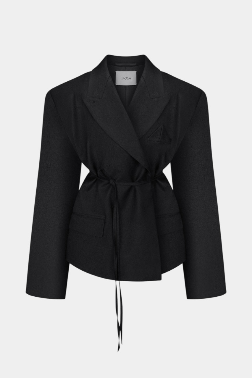 Черный костюмный жакет Void с поясом LUKAVA