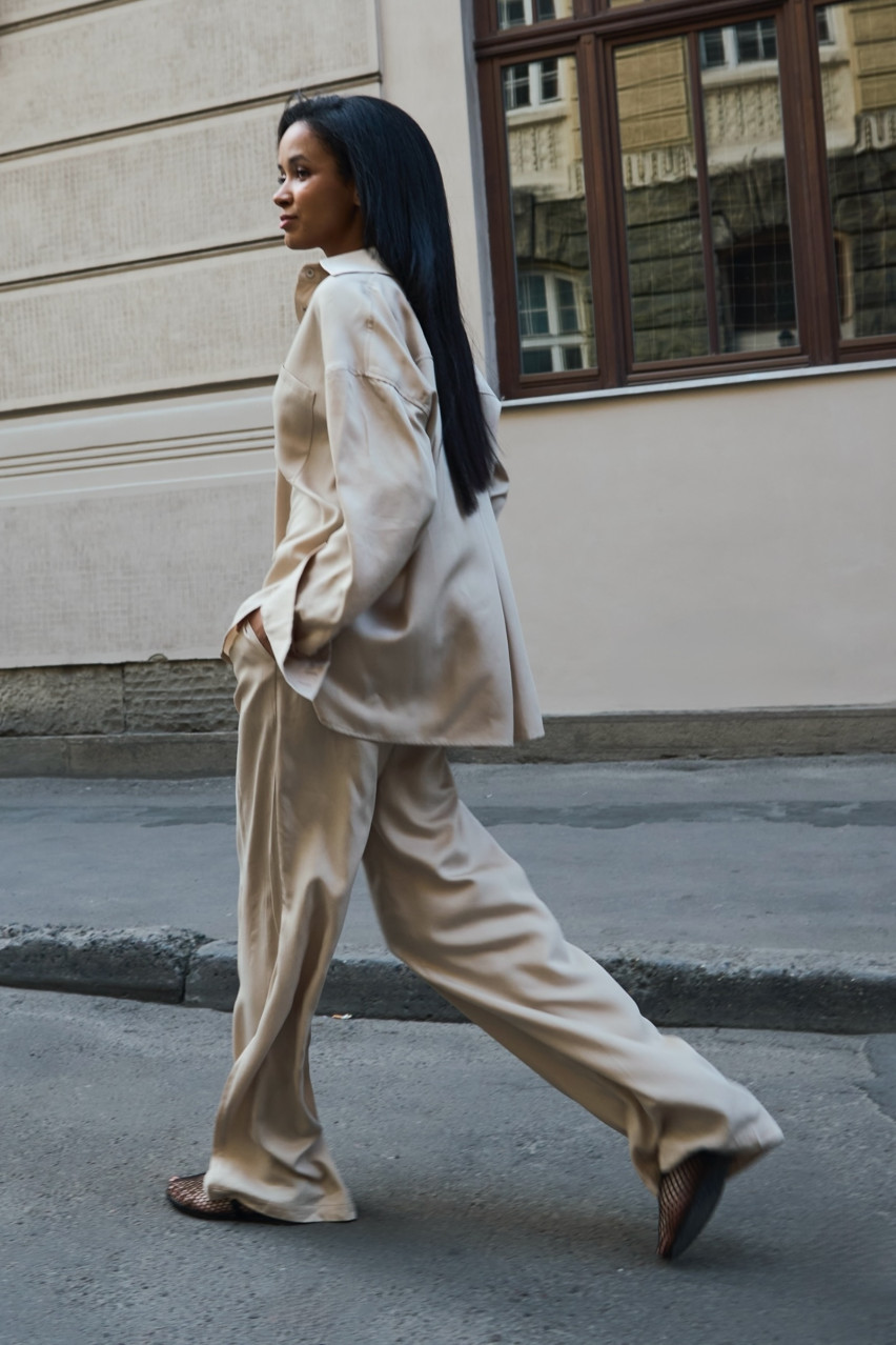 Бежеві віскозні брюки LUKAVA