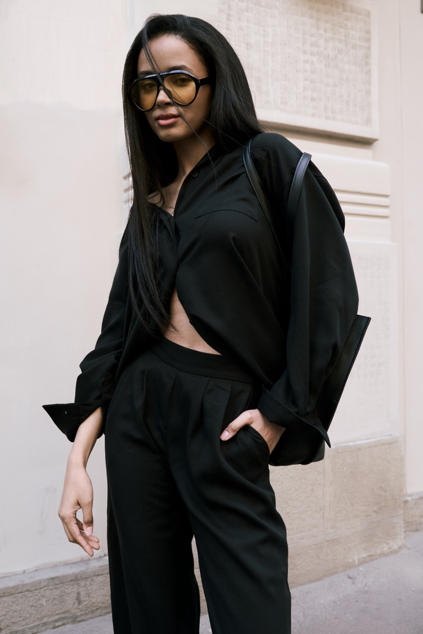 Чорні віскозні брюки LUKAVA