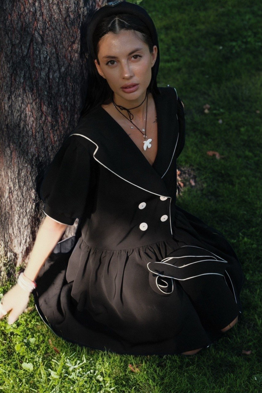 Черное миниплатье с поясом LIBERTY