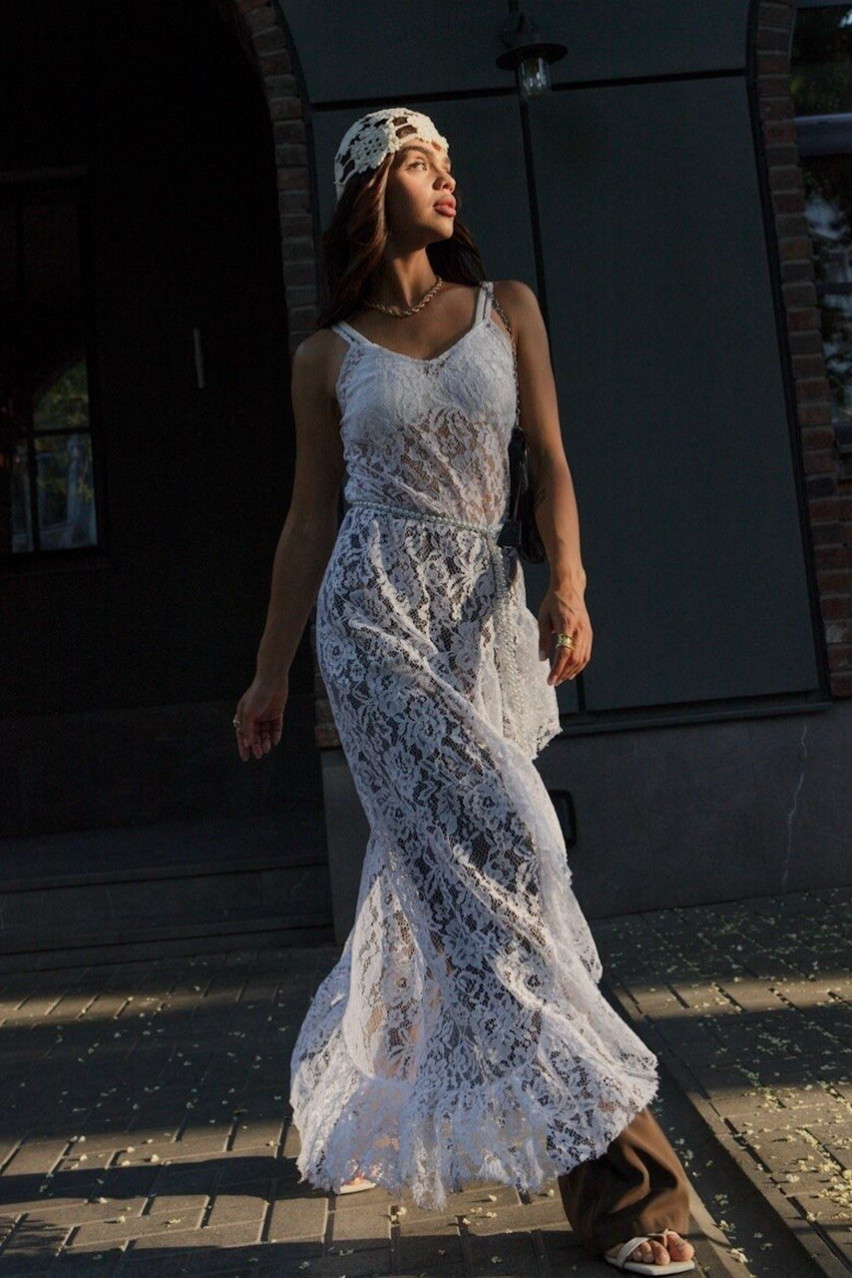 Біла мереживна сукня максі LIBERTY