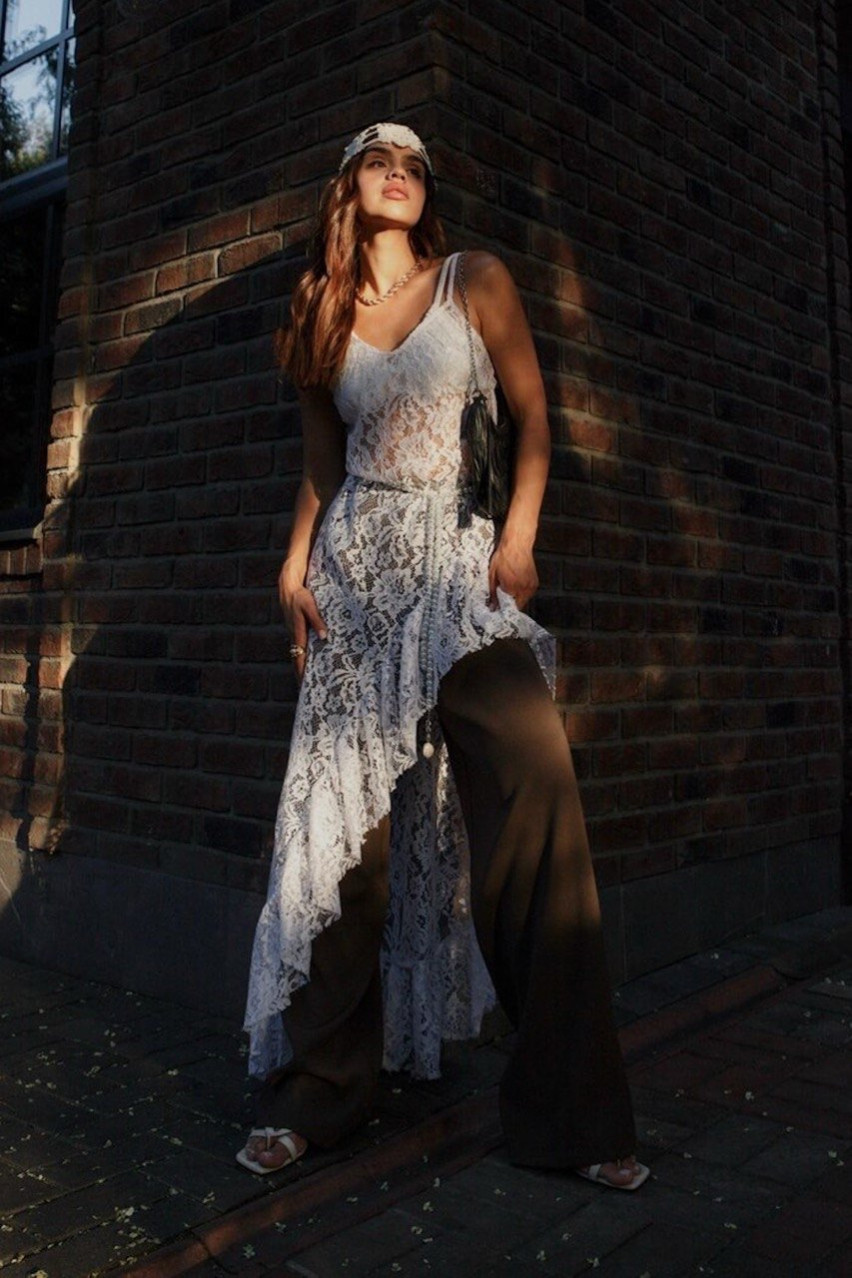 Біла мереживна сукня максі LIBERTY