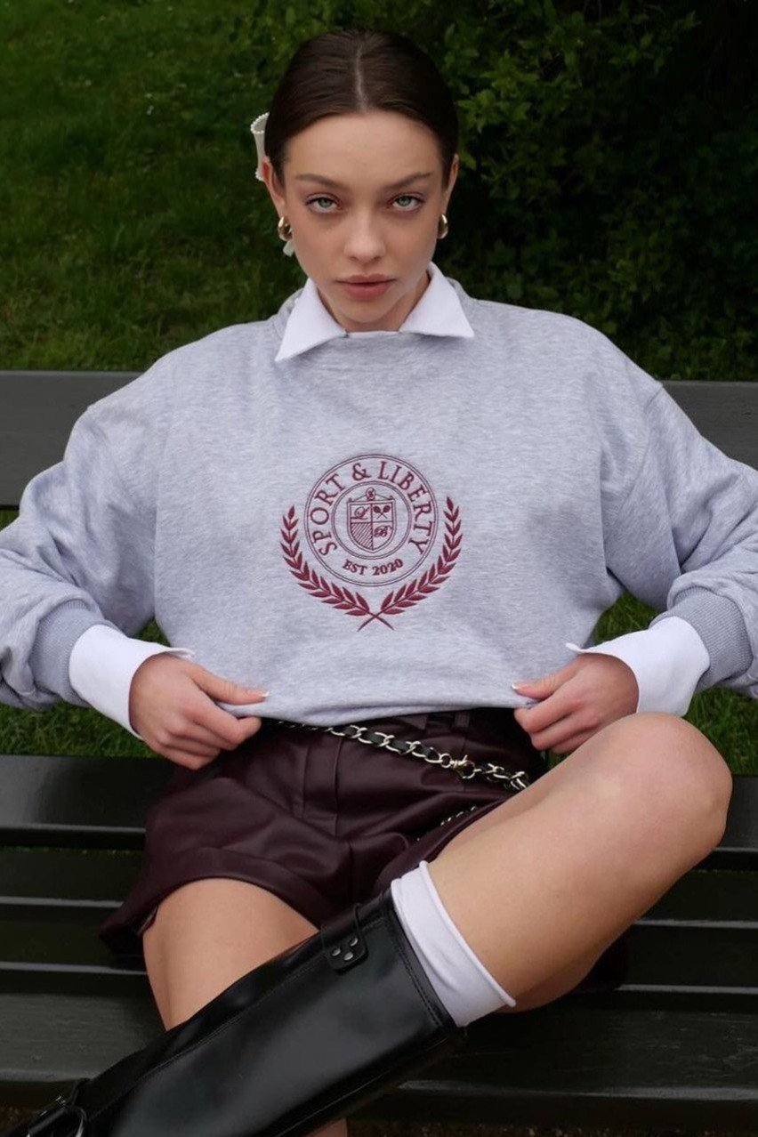 Сірий світшот з червоною вишивкою LIBERTY