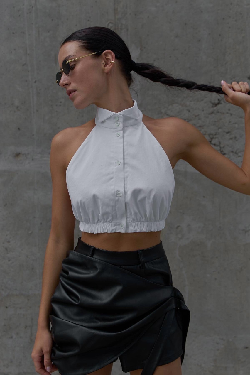 Білий топ з комірцем та відкритою спиною LIBERTY