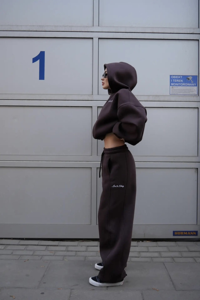 Шоколадный спортивный костюм LIBERTY