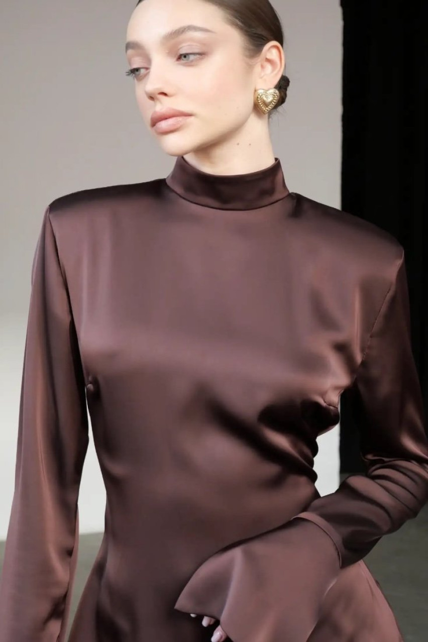 Шоколадное платье с декоративными защипами LIBERTY