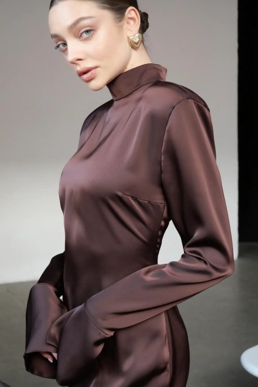 Шоколадное платье с декоративными защипами LIBERTY