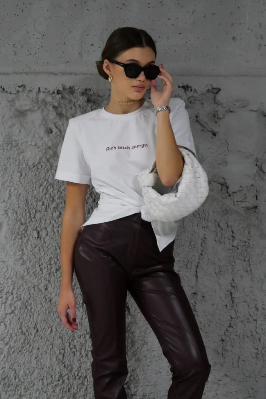 Молочна футболка Rich Bitch Energy з підплічниками LIBERTY