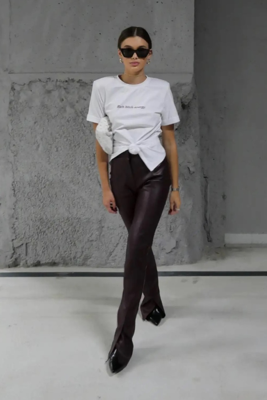 Молочна футболка Rich Bitch Energy з підплічниками LIBERTY