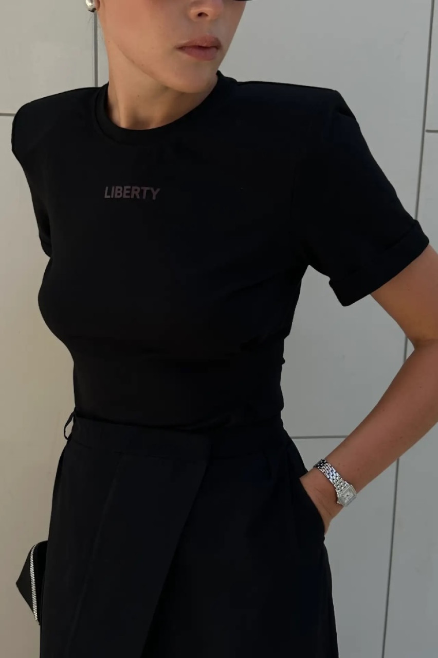 Чорна футболка Liberty з підплічниками LIBERTY