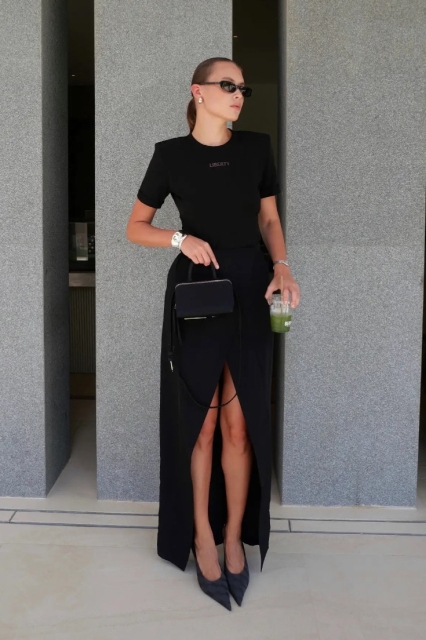 Чорна футболка Liberty з підплічниками LIBERTY