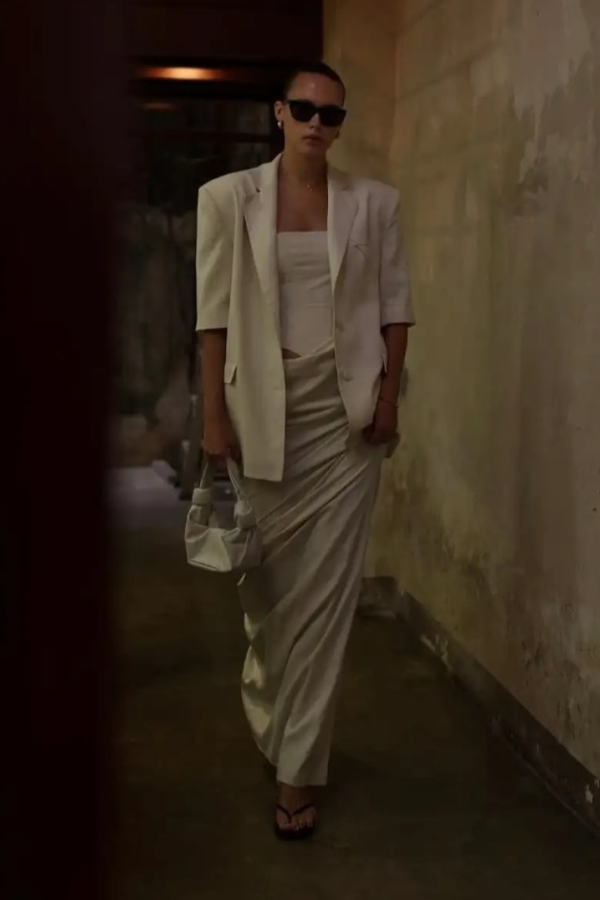 Бежевый льняной пиджак LIBERTY