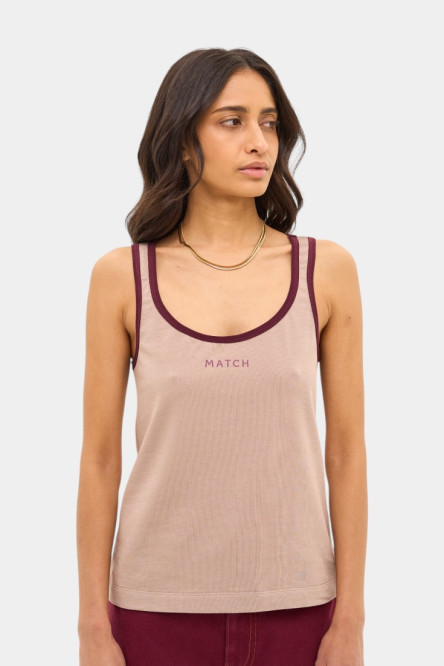 Бежевая майка с бордовым кантом
