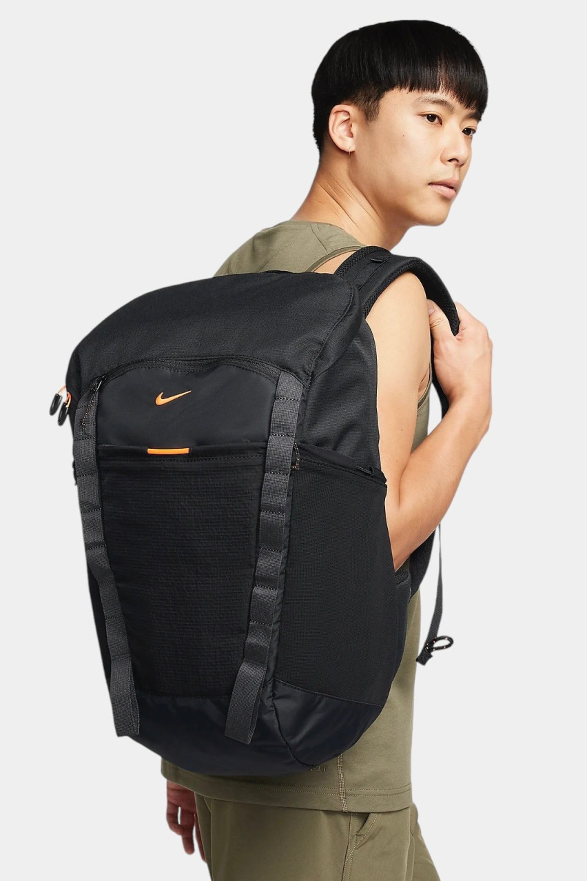 Чёрный рюкзак NIKE 