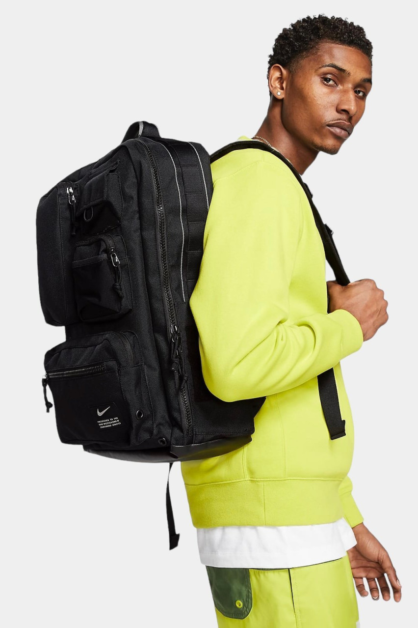 Чёрный рюкзак NIKE