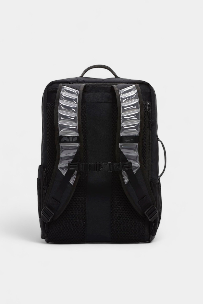 Чёрный рюкзак NIKE