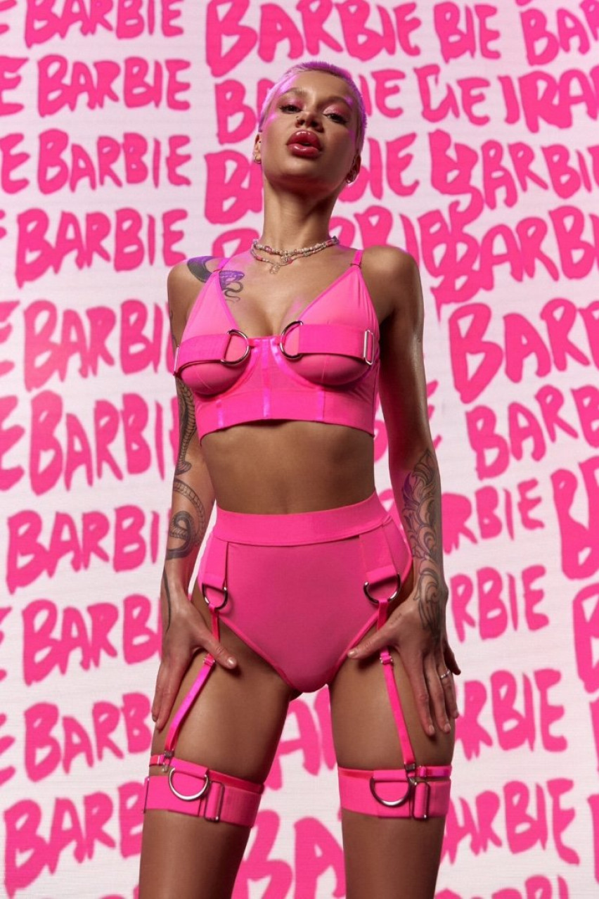 Розовые танго Barbie Naked Extravaganza