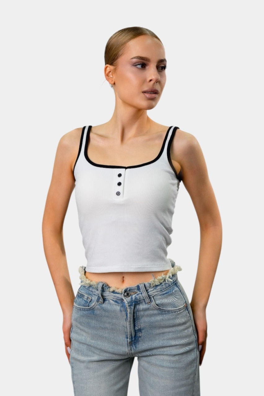 Белая майка с черным кантом и декоративными пуговицами 7742 C'est Monique