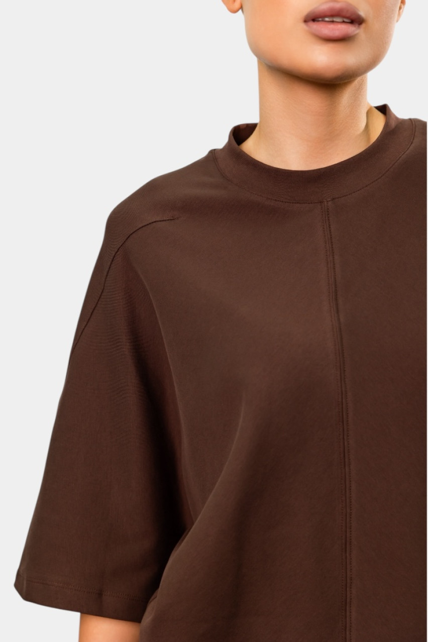 Коричневый оверсайз футболка с декоративным швом LC240539 LUMINA
