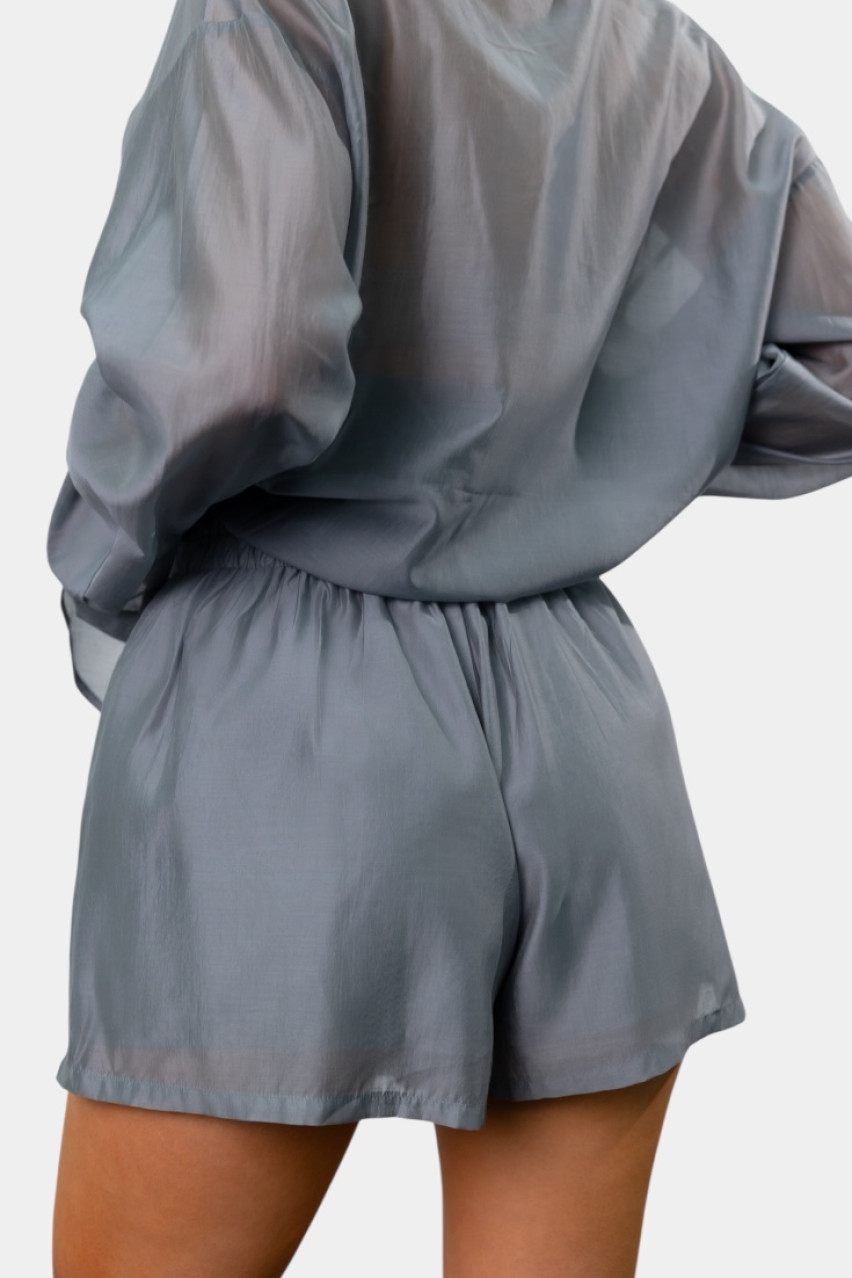 Сірий шовковий костюм з сорочкою та шортами EC553 MOCHY