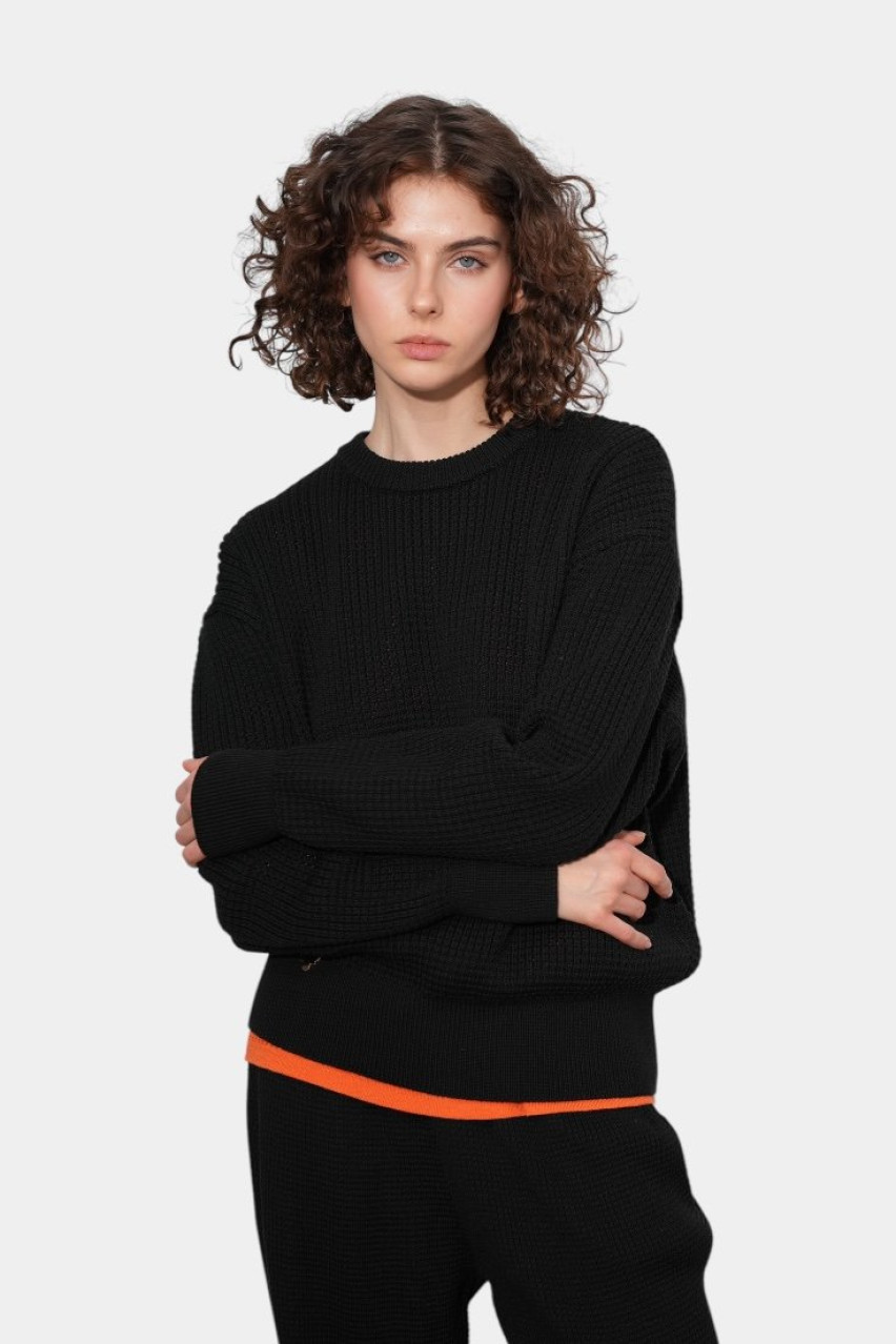 Черный свитер с сетчатой ​​текстурой SH25-03 black(415) T.MOSCA