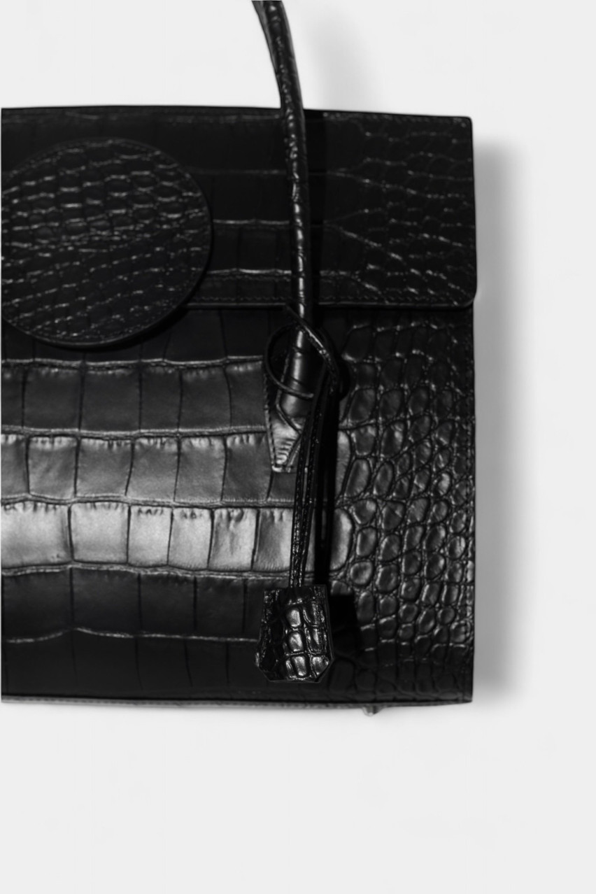 Черная сумка Gràcia v0902-17011 VIKELE STUDIO (серебряная фурнитура)