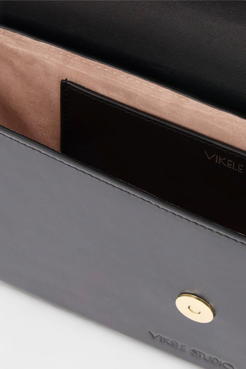 Чорна сумка Katrine v0101-17012 VIKELE STUDIO (золота фурнітура)