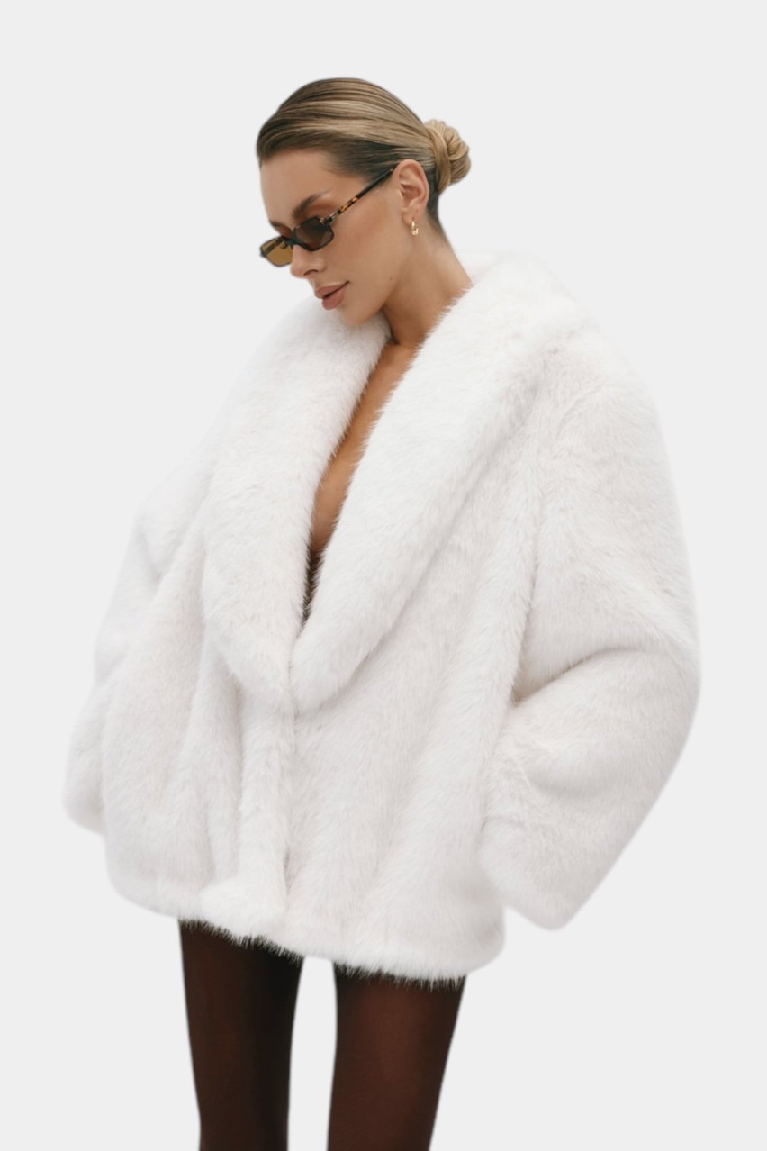 Біла шуба Middle Zgursky