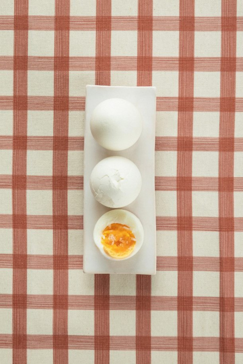 Біла підставка для яєць (3) clay kyiv