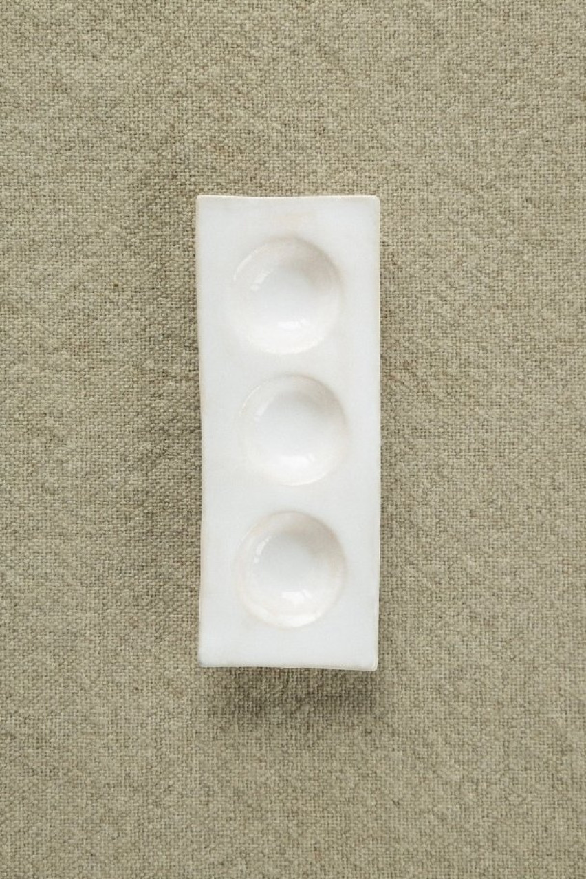 Біла підставка для яєць (3) clay kyiv