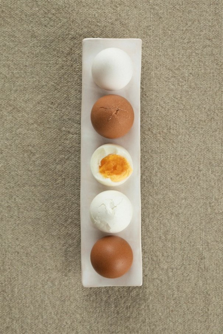 Біла підставка для яєць (5) clay kyiv